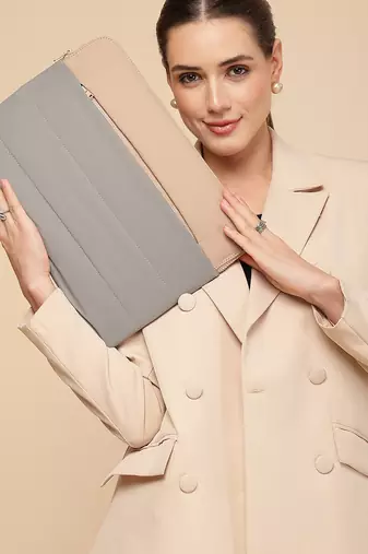   sage green polyester colour blocked laptop sleeve (upto 14")