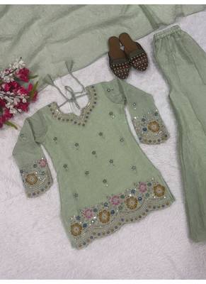 peach embroidery fendi crush full stitched sharara plazo 4
