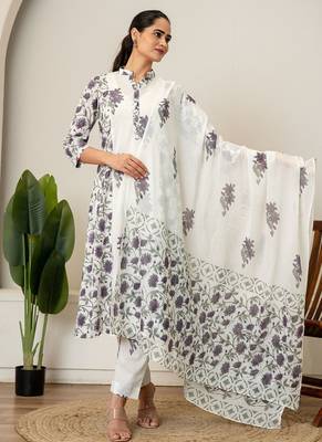 Lavender floral hand block printed cotton suit set 3