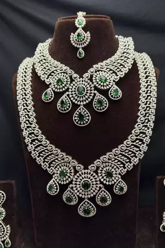 Emerald Green Cubic Zirconia Bridal Jewelry Set, Pakistani Indian Wedding Necklace Earrings Maang Tikka