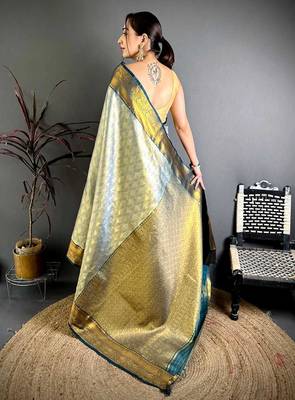 Women's sea green soft silk leheriya saree with unstitched blouse 3