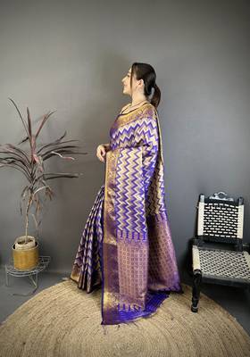 Women's purple soft silk leheriya saree with unstitched blouse 2