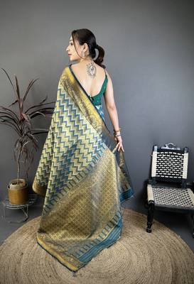 Women's green soft silk leheriya saree with unstitched blouse 3