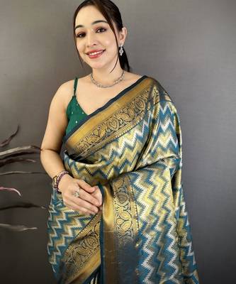 Women's green soft silk leheriya saree with unstitched blouse 4