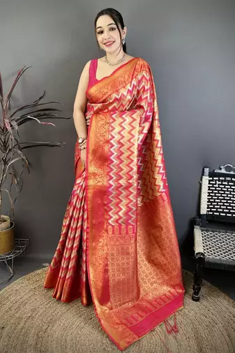 women's pink soft silk blend saree with unstitched blouse
