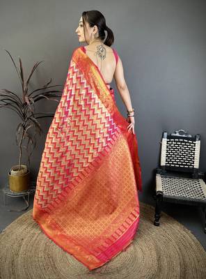 Women's pink soft silk leheriya saree with unstitched blouse 3