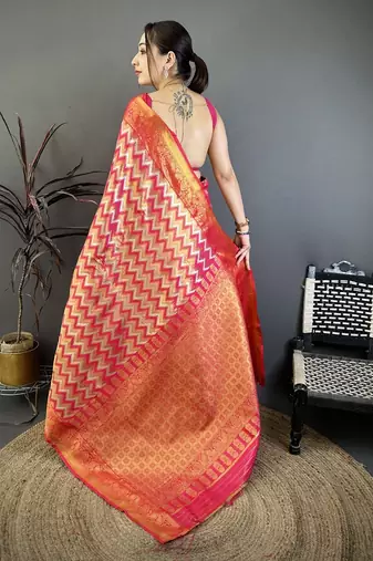 women's pink soft silk blend saree with unstitched blouse