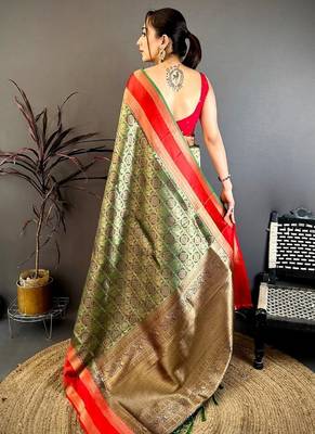 Women's green & red soft silk banarasi saree with unstitched blouse 3