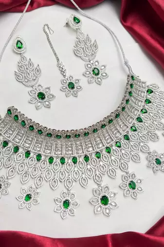Emerald Green Bridal Jewelry Set, Pakistani Indian Wedding Necklace Earrings Maang Tikka