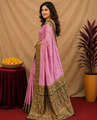 pink green soft silk blend with jacquard woven work saree with unstitched blouse piece 2