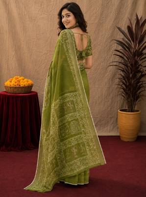 Mehendi linen digital print work saree with unstitched blouse piece 4