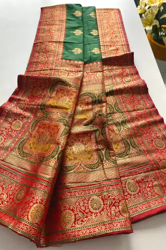 dark green color intricate color thread weaving design rich weaving pallu benarasi silk blend sarees