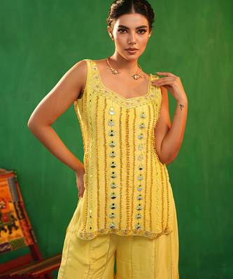 Pastel yellow embroidered crepe and glass organza kurta set 2
