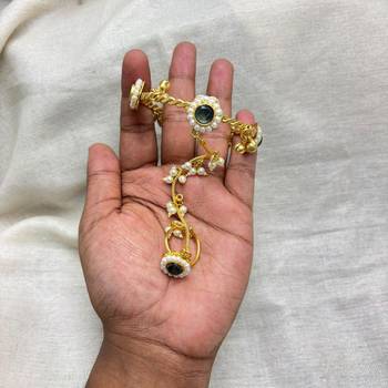 Bridal Hathphool Hand Chain with Green Stone & Pearls, Indian Wedding Hand Jewelry, Gold Haath Panja 3
