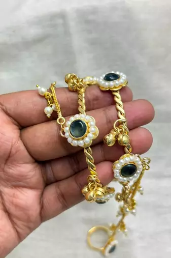 Bridal Hathphool Hand Chain with Green Stone & Pearls, Indian Wedding Hand Jewelry, Gold Haath Panja