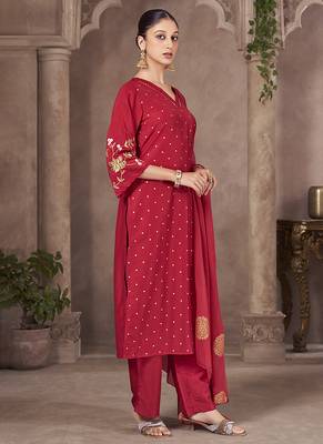 Red embroidered chinnon straight 3