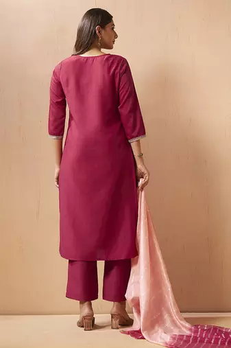 Red embroidered with handwork
 chinnon straight