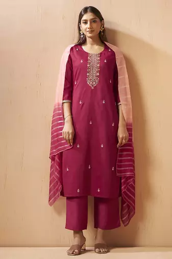Red embroidered with handwork
 chinnon straight