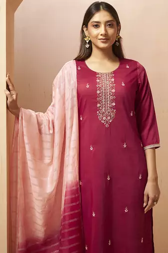 Red embroidered with handwork
 chinnon straight