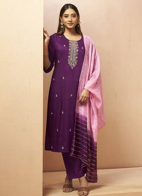 Wine embroidered with handwork
 chinnon straight 1
