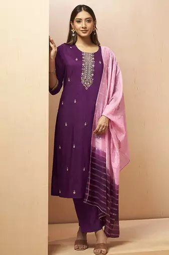 Wine embroidered with handwork
 chinnon straight