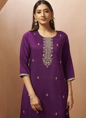 Wine embroidered with handwork
 chinnon straight 4