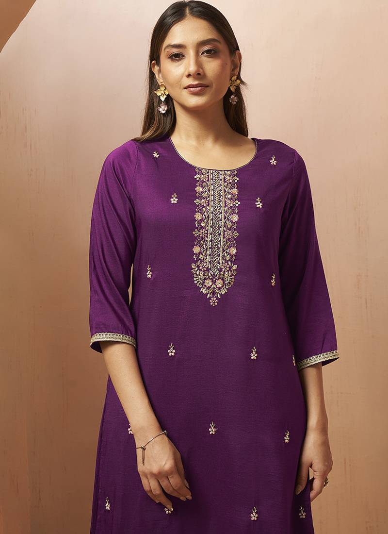 Wine embroidered with handwork
 chinnon straight