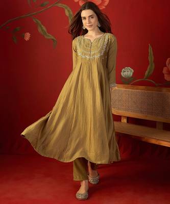Beige vichitra silk embroidered anarkali kurta set 5