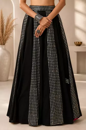 EMBROIDERED SEQUINED LEHENGA CHOLI WITH DUPATTA.