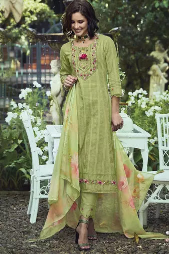 Green & Pink Floral Embroidered Pure Cotton Kurta With Trousers & Dupatta