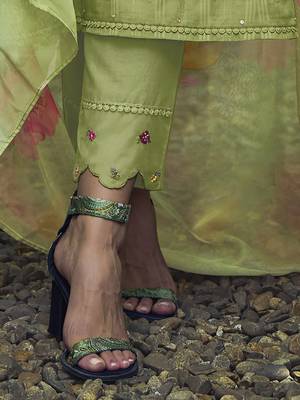 Green & Pink Floral Embroidered Pure Cotton Kurta With Trousers & Dupatta 5