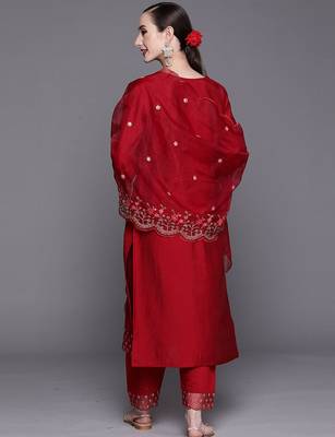 Red Floral Embroidered Sequined Kurta with Trousers & Dupatta 6