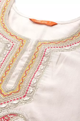 Yoke Design Liva Kurta with Trousers & With Dupatta