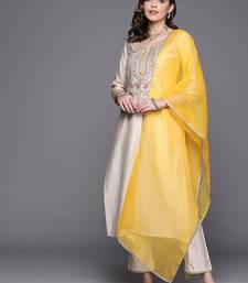 Yoke Design Liva Kurta with Trousers & With Dupatta