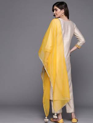 Yoke Design Liva Kurta with Trousers & With Dupatta 7