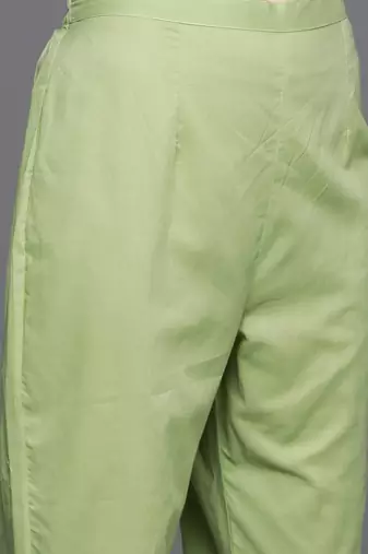 Floral Embroidered Regular Thread Work Pure Cotton Kurta With Trousers & Dupatta