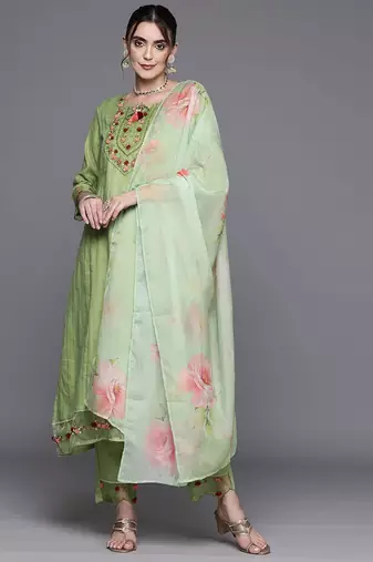 Floral Embroidered Regular Thread Work Pure Cotton Kurta With Trousers & Dupatta