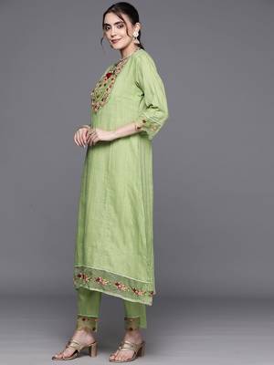 Floral Embroidered Regular Thread Work Pure Cotton Kurta With Trousers & Dupatta 6
