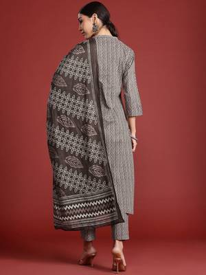 Printed Pure Cotton Kurta with Trousers & With Dupatta 6