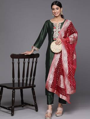 Floral Embroidered Sequinned Liva Kurta with Trousers & With Dupatta 1
