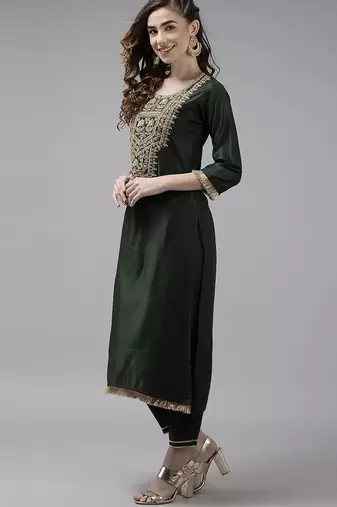 Floral Embroidered Sequinned Liva Kurta With Trousers & Dupatta