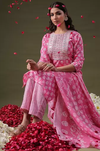 Women Floral Printed Regular Gotta Patti Cotton Kurta with Trousers & Dupatta