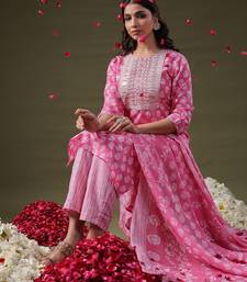 Women Floral Printed Regular Gotta Patti Cotton Kurta with Trousers & Dupatta