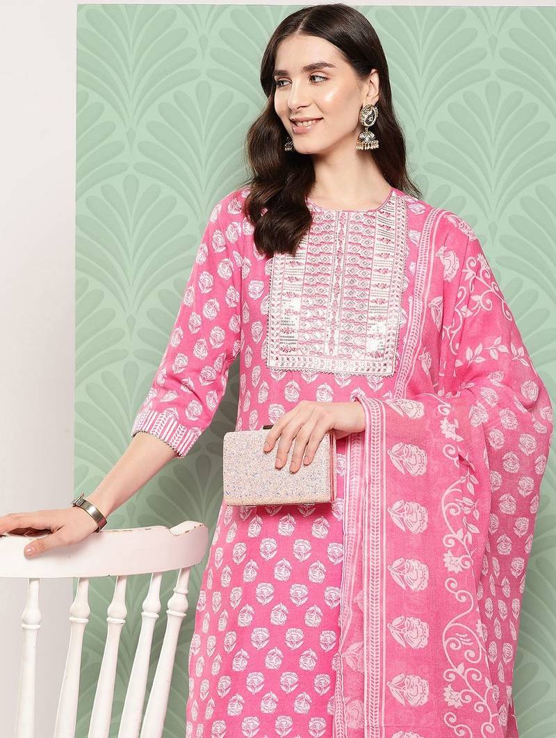 Women Floral Printed Regular Gotta Patti Cotton Kurta with Trousers & Dupatta
