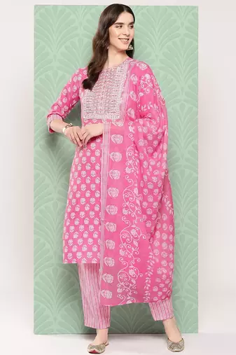 Women Floral Printed Regular Gotta Patti Cotton Kurta with Trousers & Dupatta