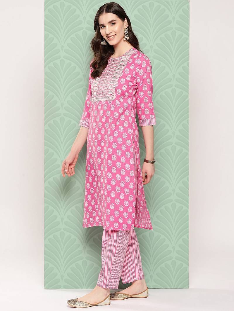 Women Floral Printed Regular Gotta Patti Cotton Kurta with Trousers & Dupatta