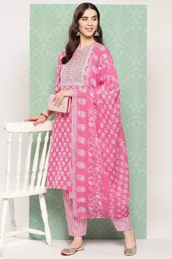 Women Floral Printed Regular Gotta Patti Cotton Kurta with Trousers & Dupatta