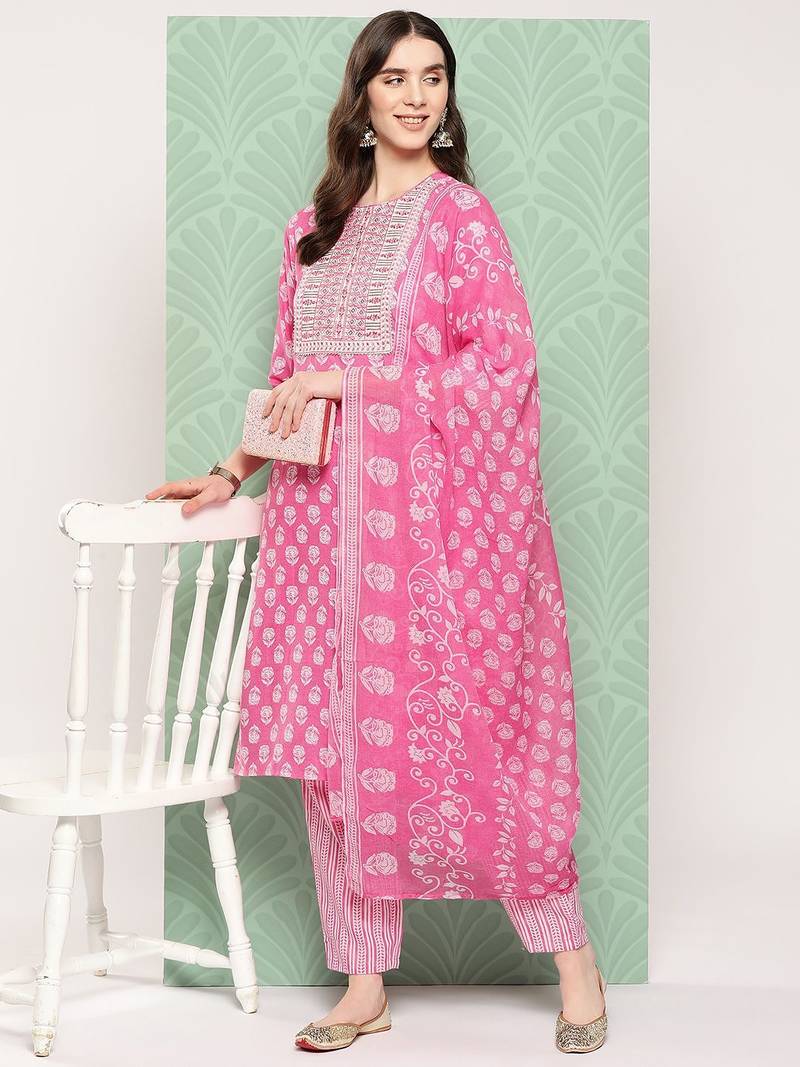 Women Floral Printed Regular Gotta Patti Cotton Kurta with Trousers & Dupatta