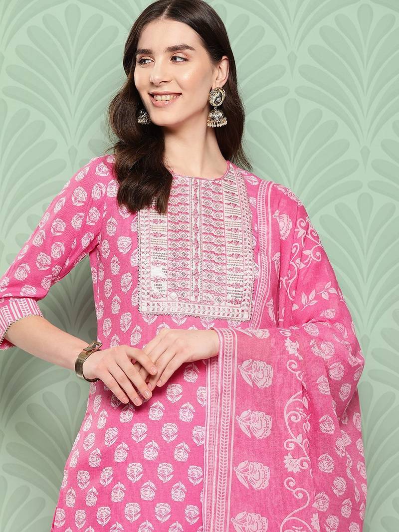 Women Floral Printed Regular Gotta Patti Cotton Kurta with Trousers & Dupatta
