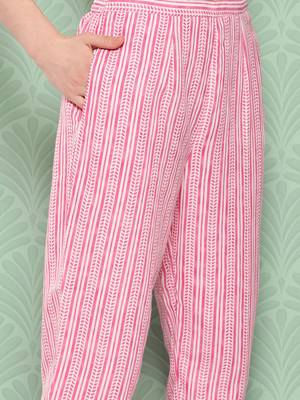 Women Floral Printed Regular Gotta Patti Cotton Kurta with Trousers & Dupatta 8